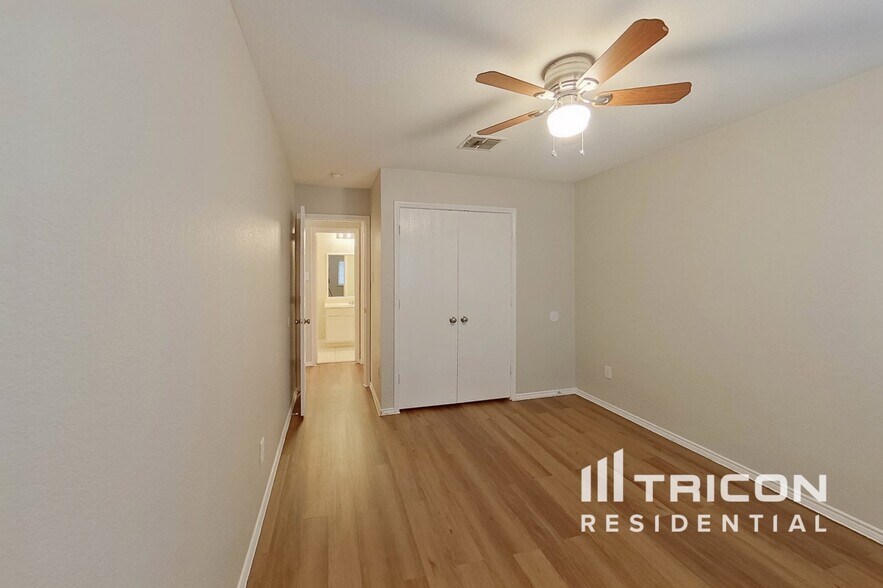 Building Photo - 3018 High Gate Dr