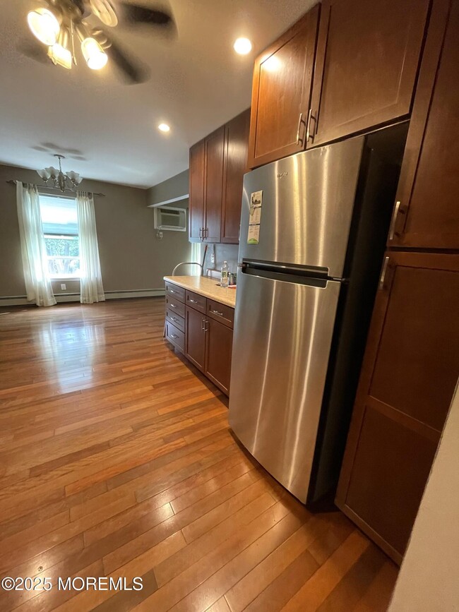 Building Photo - 44 Riverview Ct