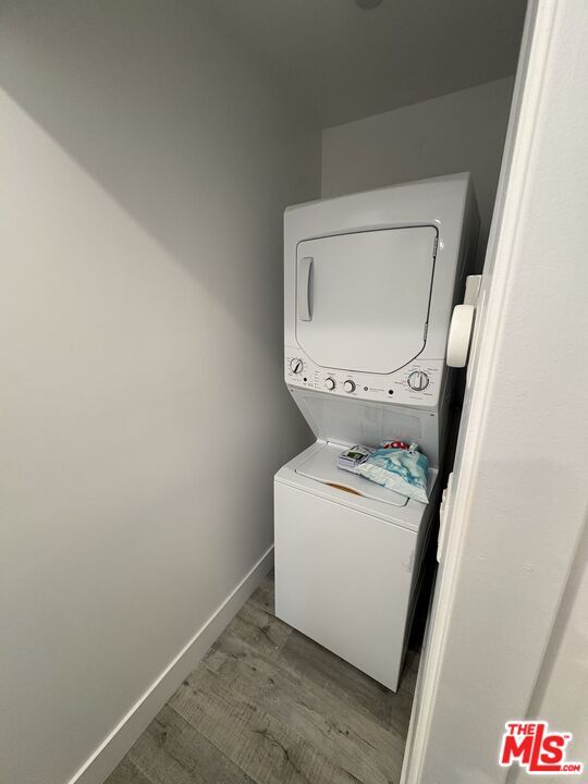 Building Photo - 1107 Carmona Ave