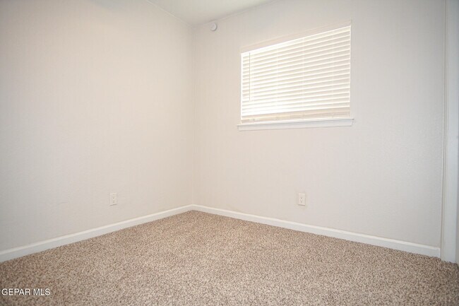 Building Photo - 4920 Alps Dr