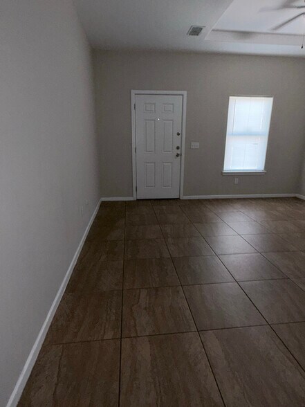 Building Photo - 3300 N Moorefield Rd