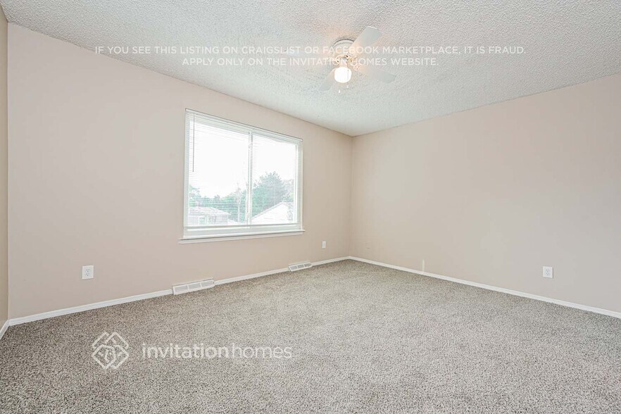 Building Photo - 806 Gigi St