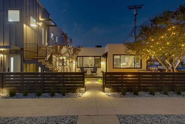Building Photo - 426-426 Arbor Dr