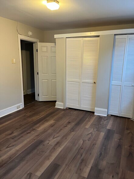 Building Photo - 128 W Chestnut St