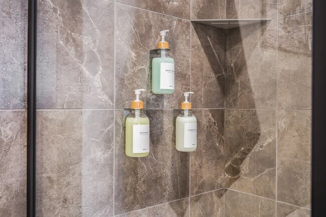 Building Photo - 303 CM Rdg Ln