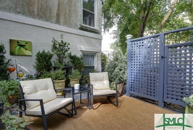 Building Photo - 301 E Huntingdon St