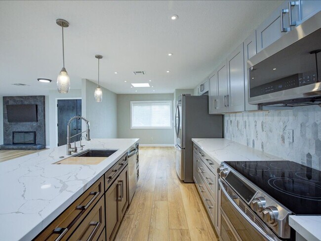 Building Photo - Scenic Living at Dorado Golf Course; 3 Bedroom 2 Bathroom