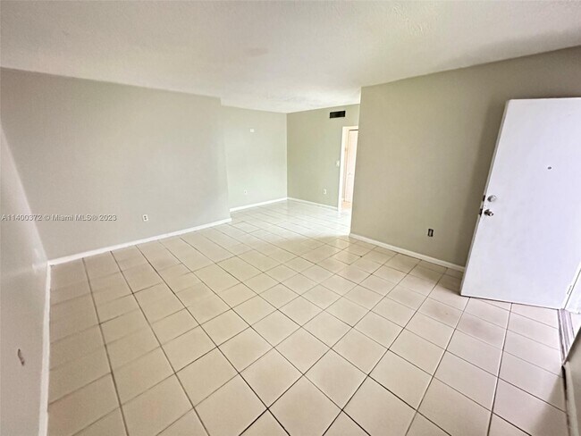 Primary Photo - 4050 NW 135th St