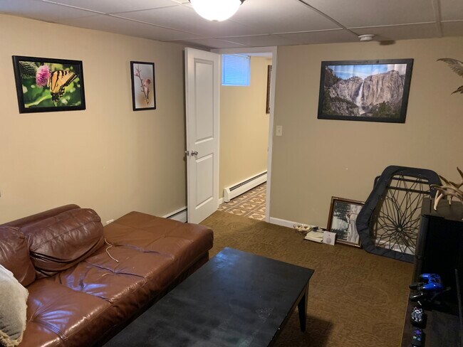 Building Photo - 854 8th Ave S