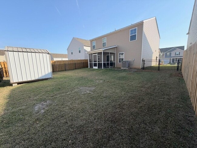 Building Photo - 1762 Camazay Dr