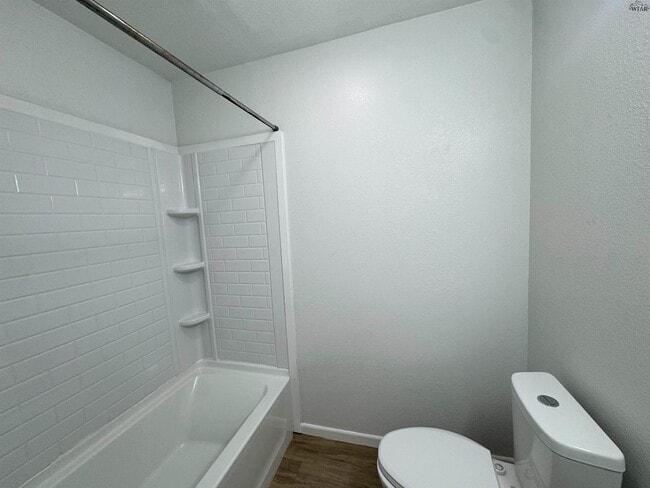 Building Photo - 4505 Mistletoe Dr