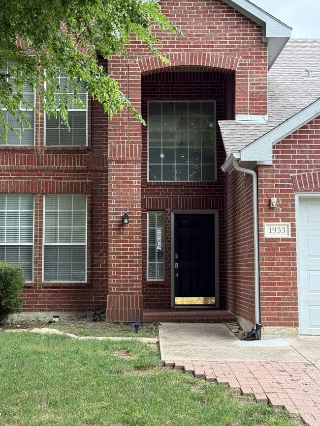 Building Photo - 5BR Fannin Farms Home with Dual Master Suites & Pool