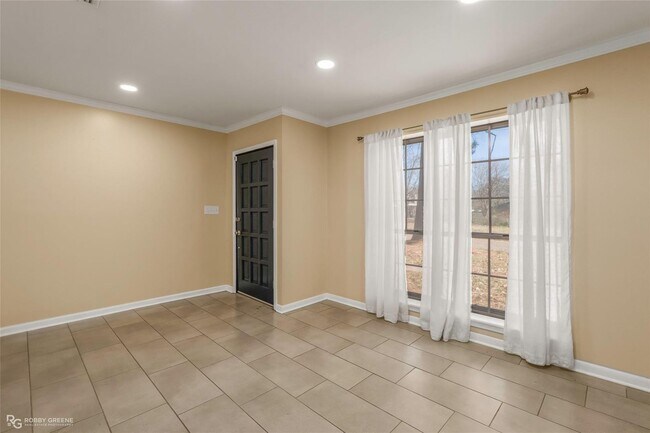 Building Photo - 9346 Shartel Dr