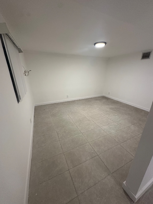 Building Photo - 731 SW 8th Ave