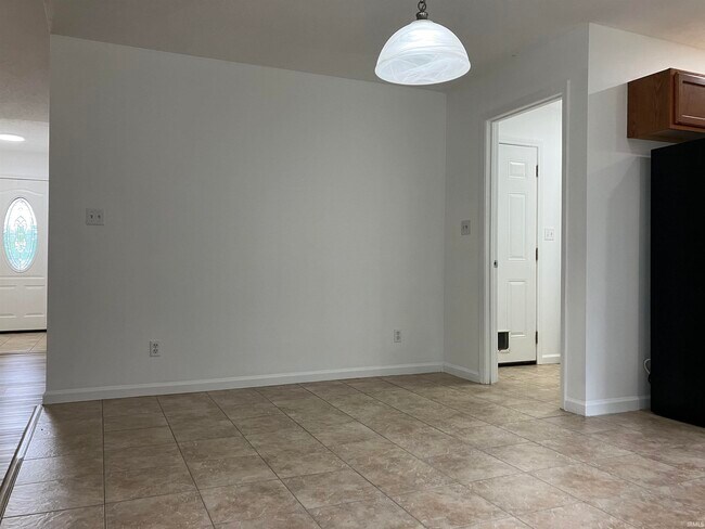 Building Photo - 7872 Sandalwood Dr