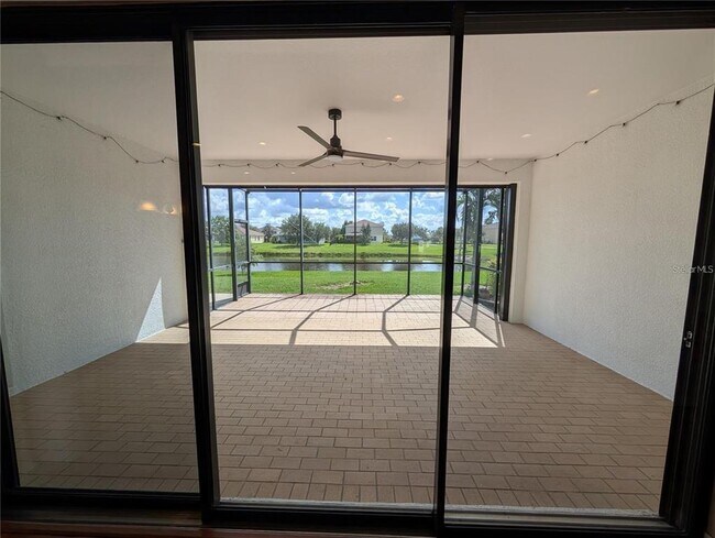 Building Photo - 5303 Moon Shell Dr