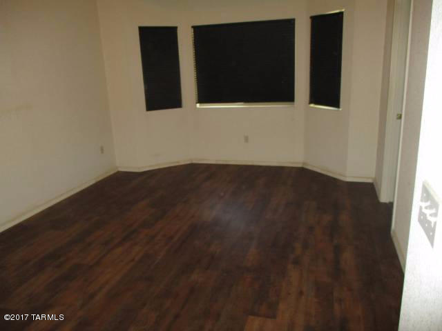 Building Photo - 10385 E Ravenswood St