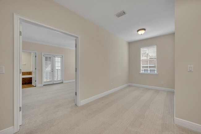 Building Photo - Gorgeous Townhome in Downtown Orlando