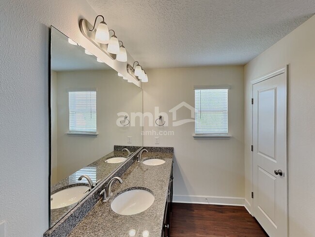 Building Photo - 413 Crestrun Loop