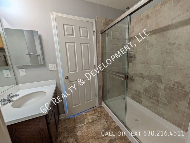 Building Photo - 646 Vine St