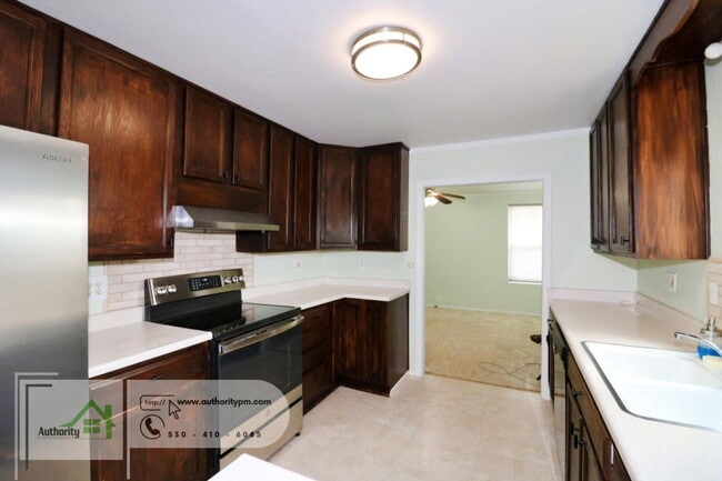 Building Photo - 6530 Dale Ln