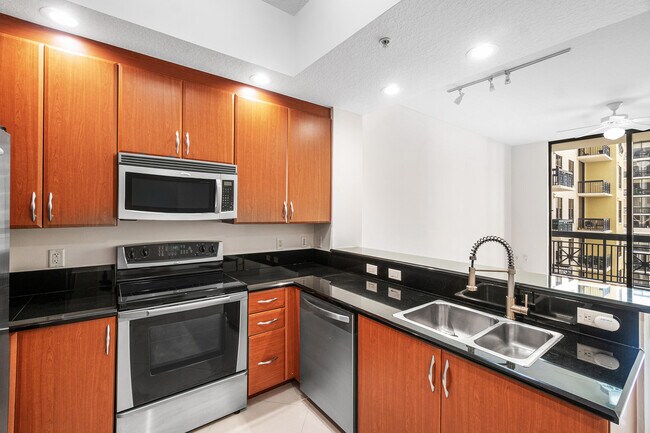 Building Photo - 701 S Olive Ave