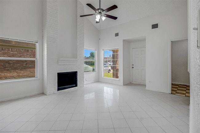 Building Photo - 13718 Vira Ln