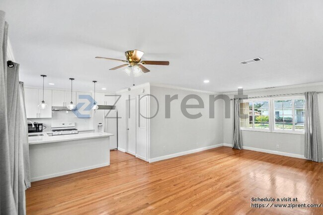 Building Photo - 8367 Cavalier Ln