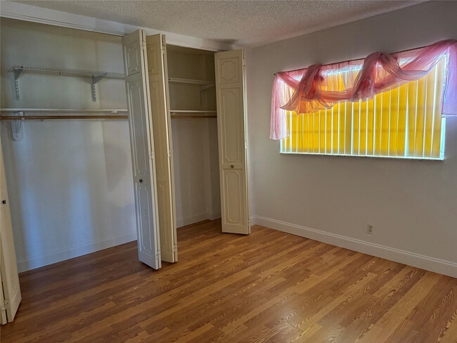 Building Photo - 3575 Brokenwoods Dr