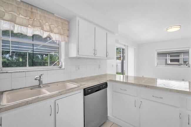 Building Photo - 10985 Christopher Ave