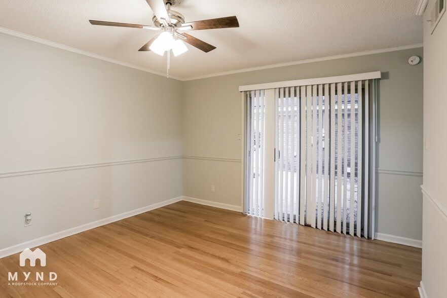 Building Photo - 1176 Cedar Cir S