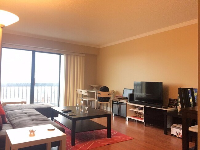 Primary Photo - Luxury Allston 2 Bed