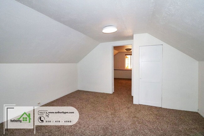 Building Photo - 1840 Heller Ln