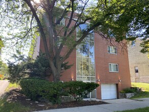 Building Photo - 1620 N Marshall St