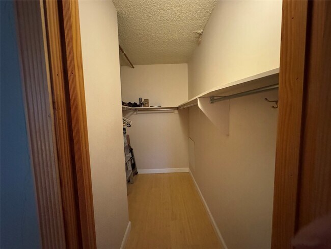 Building Photo - 5150 Hidalgo St