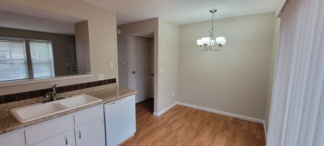 Building Photo - 792 Ficus Dr