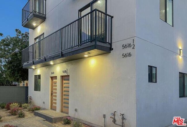 Building Photo - 5616.5 Fulcher Ave