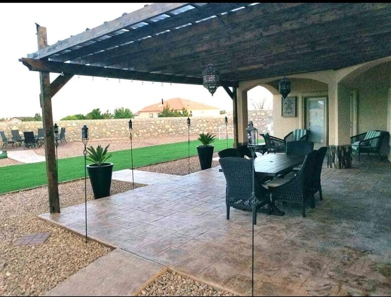 Huge backyard! - 13418 Emerald Tide Way