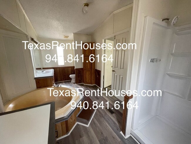 Building Photo - 3/2  $100 DISCOUNT FOR RENT PAID BY 1ST OF...