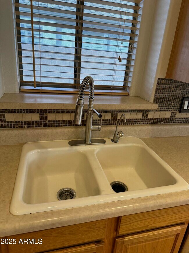 Building Photo - 11448 E Petra Ave