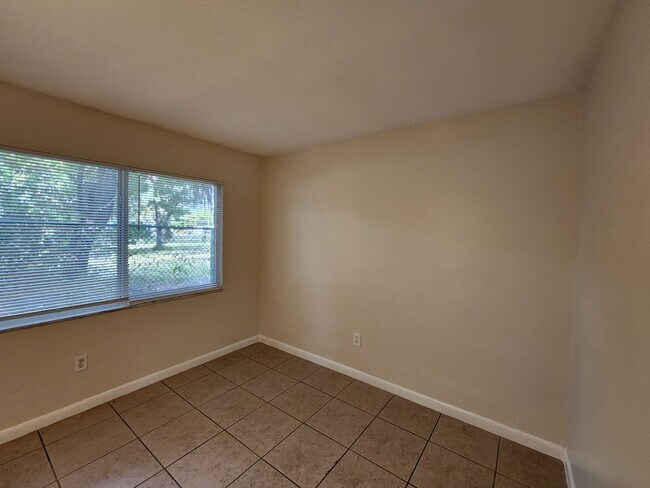 Building Photo - 1761 Fowler St