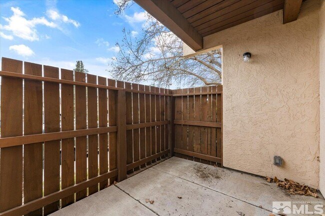 Building Photo - 2700 Plumas St
