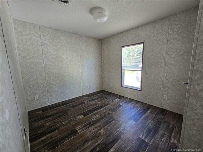 Building Photo - 112 NE 18th St