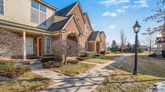 Building Photo - 45605 Graystone Ln