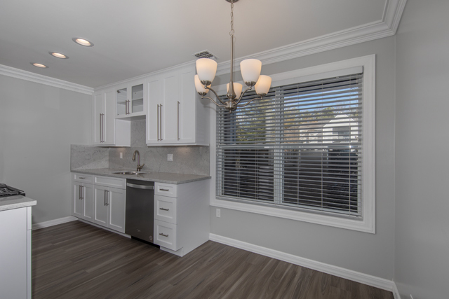 White Shaker Cabinets - Fairfield Townhouses At Holbrook