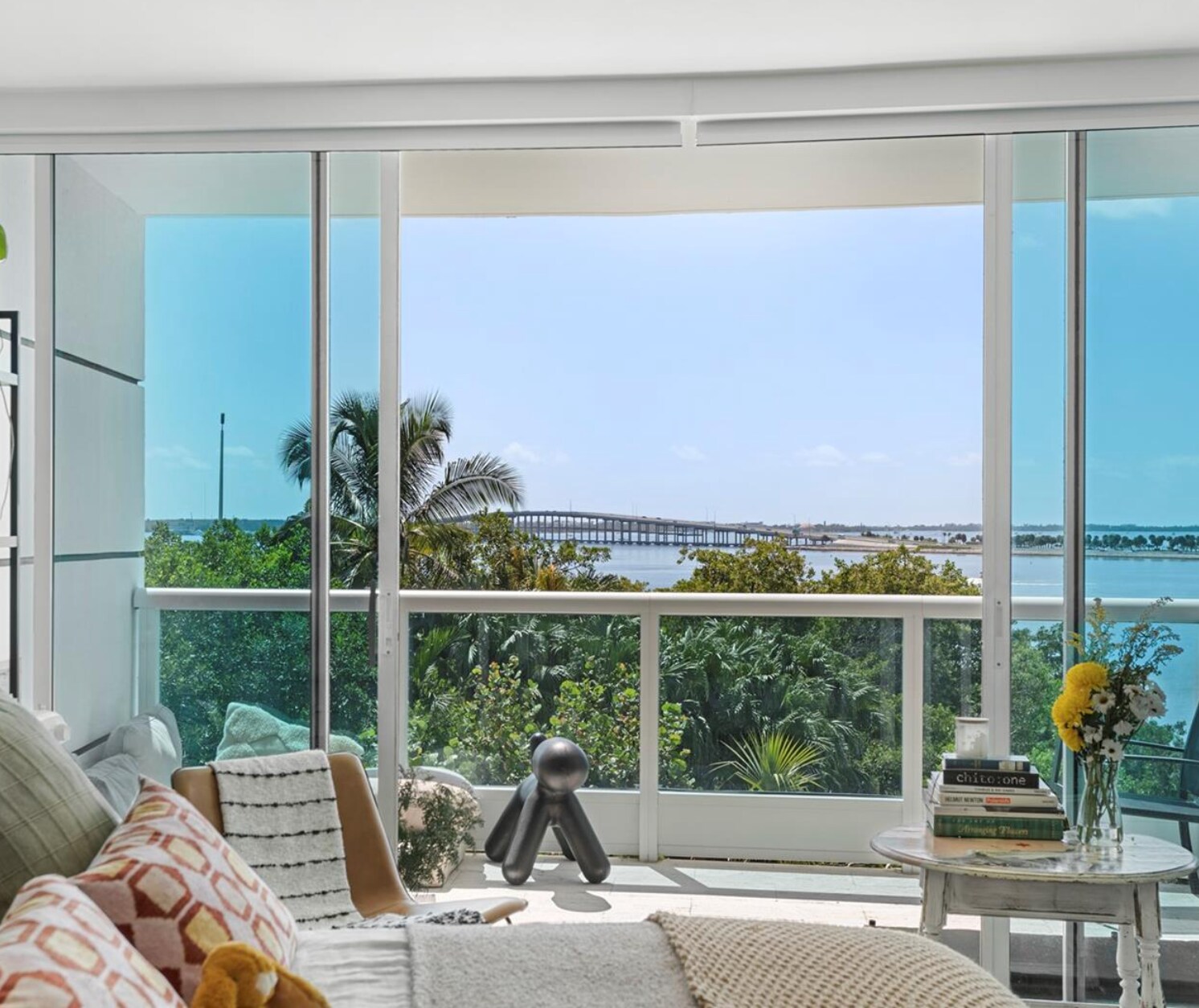 Building Photo - 2127 Brickell Ave