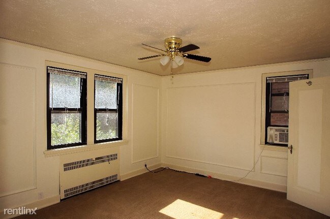 Building Photo - 2 br, 1 bath Apartment - 773 Shady Drive East