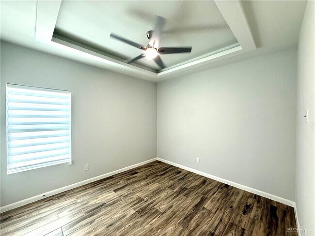 Building Photo - 11 West Dr