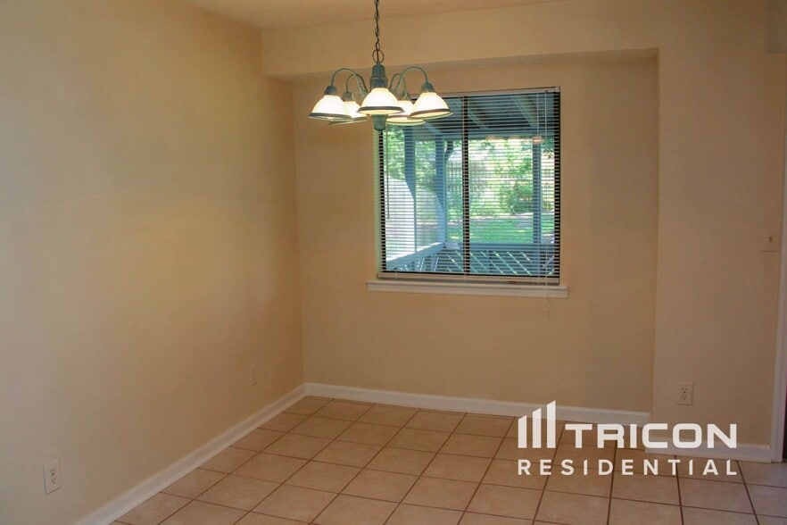 Building Photo - 3516 Estes Park Dr SW