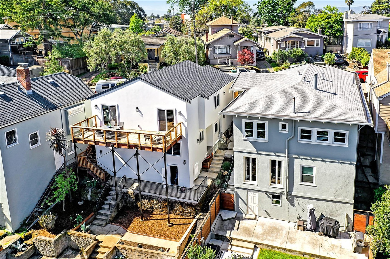 Building Photo - 914 Everett Ave